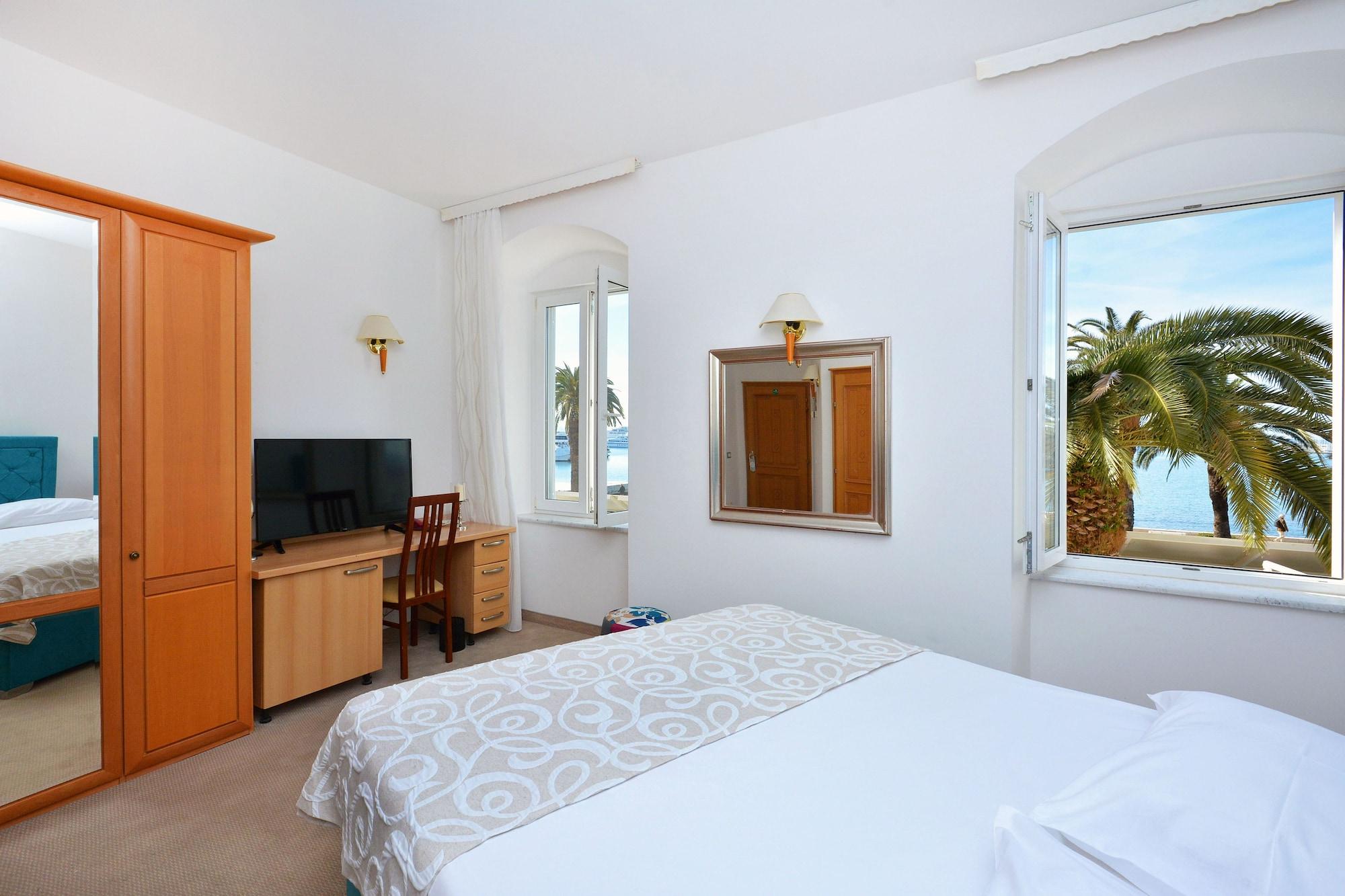Hotel Adriana Σπλιτ Εξωτερικό φωτογραφία