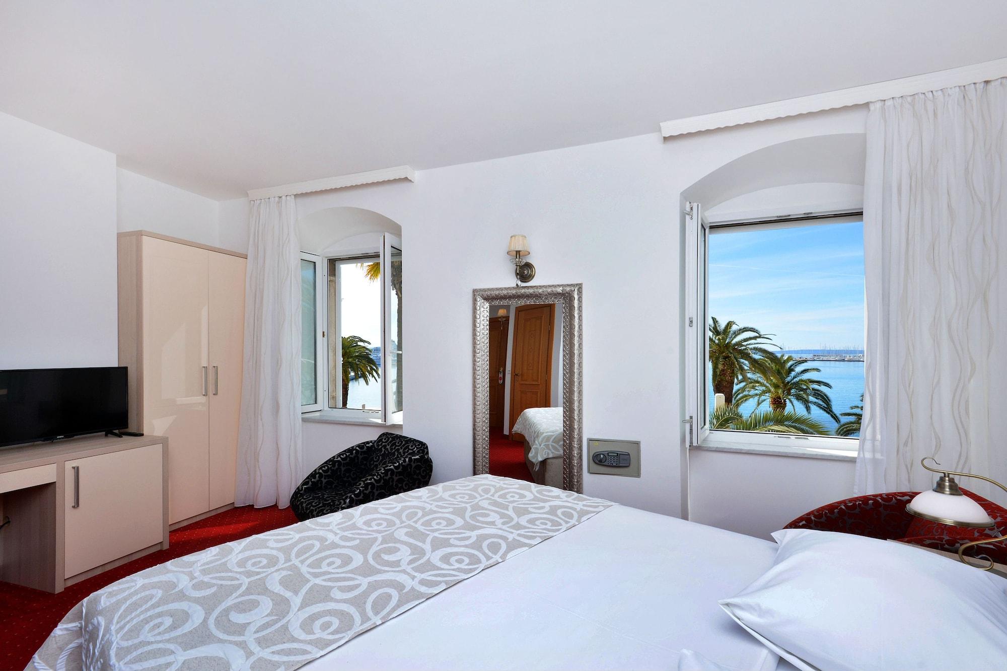 Hotel Adriana Σπλιτ Εξωτερικό φωτογραφία