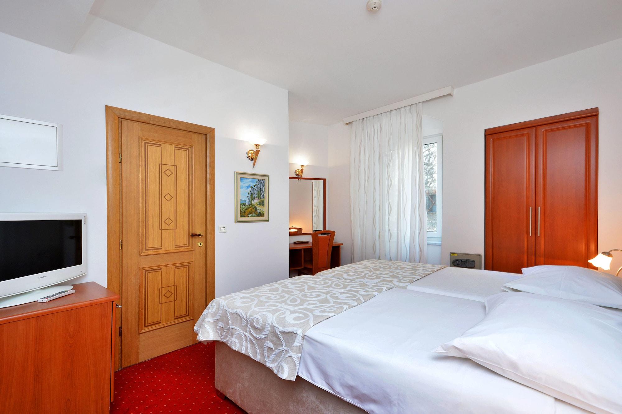 Hotel Adriana Σπλιτ Εξωτερικό φωτογραφία