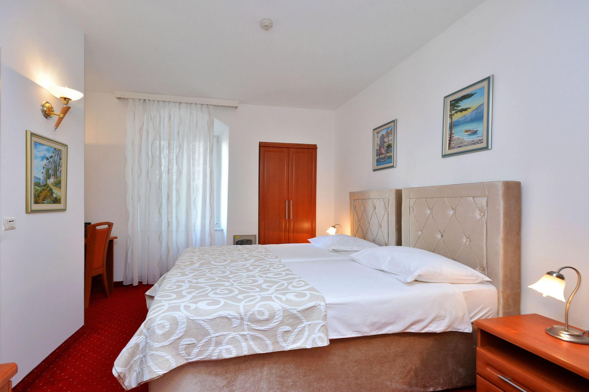 Hotel Adriana Σπλιτ Εξωτερικό φωτογραφία