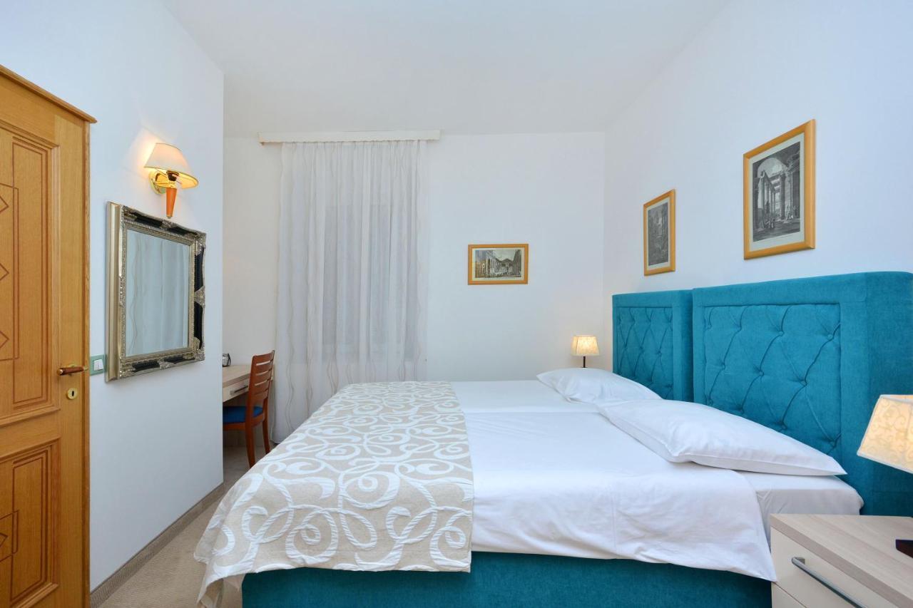 Hotel Adriana Σπλιτ Εξωτερικό φωτογραφία