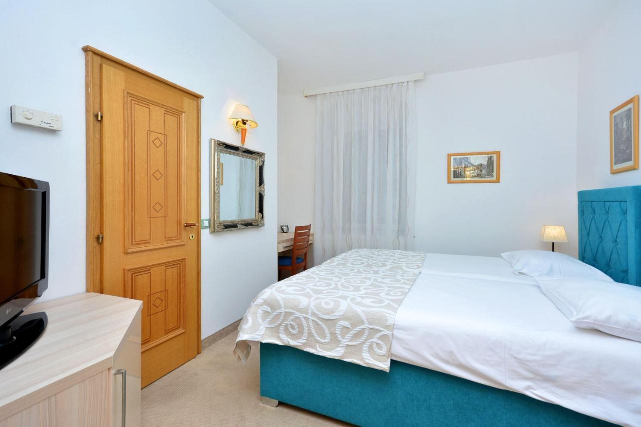 Hotel Adriana Σπλιτ Εξωτερικό φωτογραφία